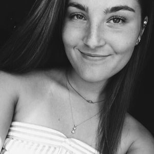 Meet your Posher, Caitlyn